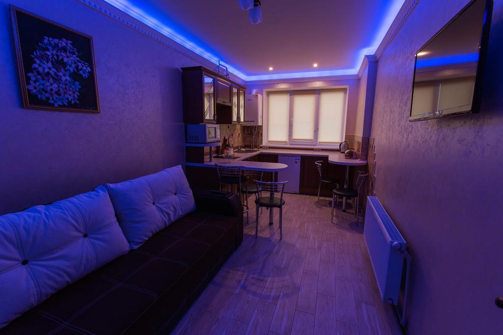 Modern Apartment On Akademika Sakharova 27A อิวาโน-ฟรานกิฟสเก ภายนอก รูปภาพ