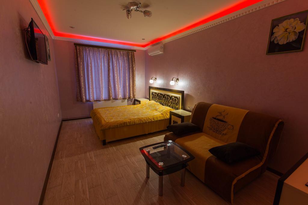 Modern Apartment On Akademika Sakharova 27A อิวาโน-ฟรานกิฟสเก ภายนอก รูปภาพ