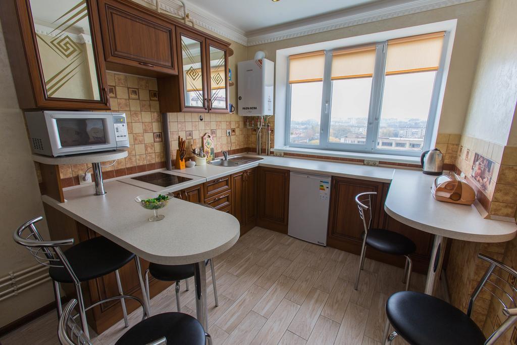 Modern Apartment On Akademika Sakharova 27A อิวาโน-ฟรานกิฟสเก ภายนอก รูปภาพ
